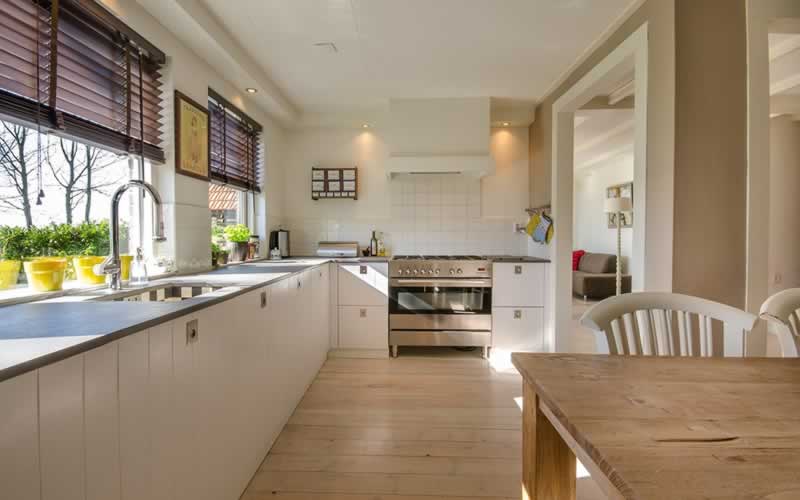 Don't Use Carpets In Kitchens - Laminate flooring is a better alternative